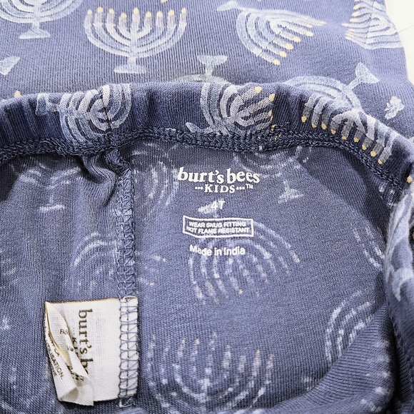 BURT'S BEES | Hanukkah Pajama Set - Picture 4 of 5